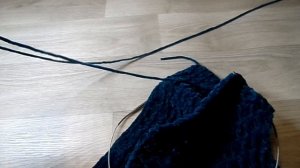 Жилет из плюшевой пряжи на ребенка. Убавление петель на горловине переда. Вязание спицами. Часть 3/