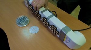 Самодельная фитолампа для растений с активным охлаждением.