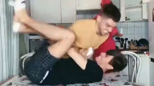 МАМА И БРАТ | GAN_13 FUN смотреть онлайн