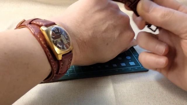 Ремешок напульсник из кожи для часов "Командирские" /Leather watchstrap