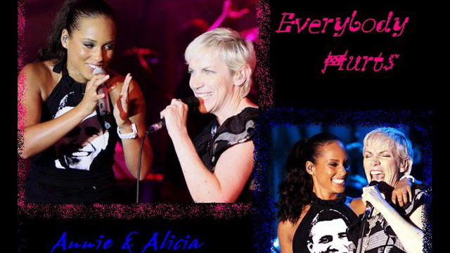 Annie Lennox and Alicia Keys Everybody Hurts Live Duet 2008