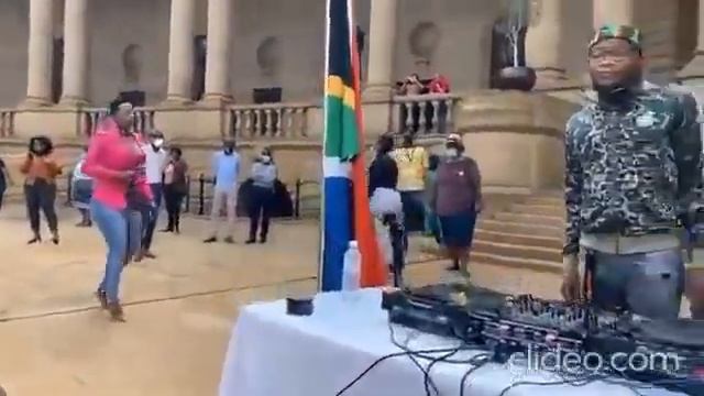 Master KG & Nomcebo Performing Jerusalema in Pretoria Union Building смотреть онлайн