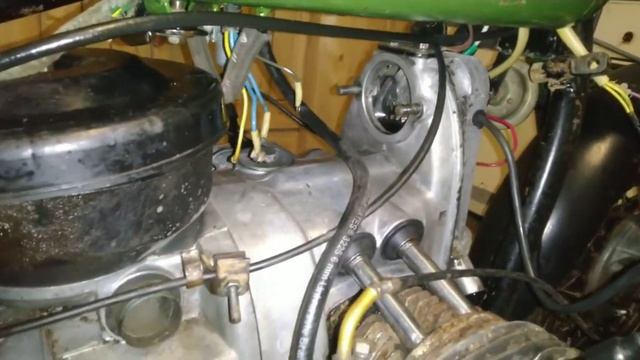 первый не удачный запуск мотоцикла Урал, после ремонта головок смотреть онлайн