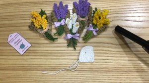 Вязаный букет крючком. Часть 3- Каллы.  Мини букетик крючком - магнит, брошь. Цветы крючком.