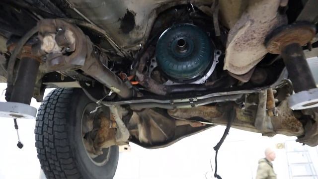 Ford Explorer 1 сняли акпп, краткий обзор на подъемнике, новости от нового владельца данного авто. смотреть онлайн