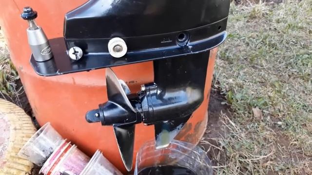 Замена масла в редукторе SUZUKI DF5S смотреть онлайн