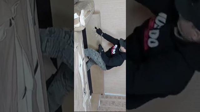 МАРАС ШАКУР ПОРЕЗАЛ ДИВАН ЗА 60000 РУБЛЕЙ НА СТРИМЕ смотреть онлайн