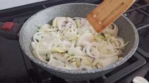 Тушеная рыба в сковороде. Рыбный ужин! Вам точно понравится.
