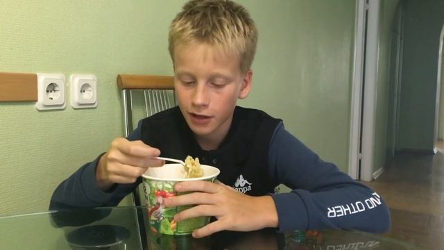 Дорогой против дешевого доширака . Что вкуснее? смотреть онлайн