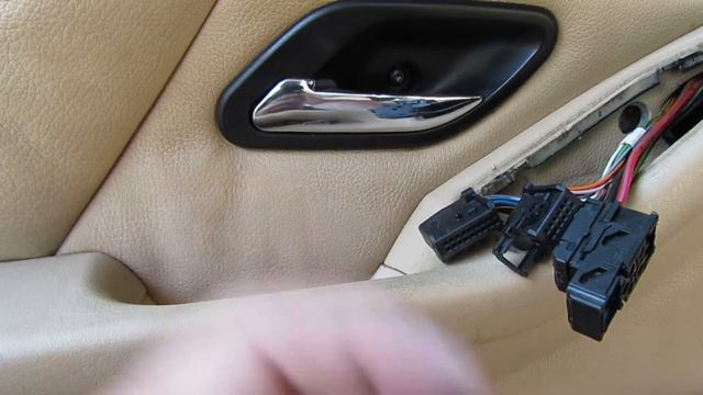 Как снять обшивку передней двери на BMW e39 смотреть онлайн