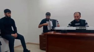 ОТ ДУШИ ИСПОЛНИЛ СТАРУЮ ПЕСНЮ АНДИ БЕТИРСОЛТАНОВ РУСЛАН САЙДУЕВ И МУРАД ДУДАРОВ «БЕЗАМ КЪАН ЦА ЛО»