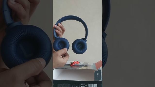 Unboxing JBL Tune 500 BT смотреть онлайн