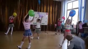 Танец начальных классов.