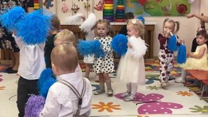 Танец с помпонами "Дождики цветные"