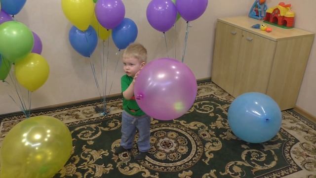 ВАУ! ЛОПАЕМ ГИГАНТСКИЕ ВОЗДУШНЫЕ ШАРЫ! СВЕТЯТСЯ СЮРПРИЗЫ ВНУТРИ!! Giant Balloons Surprise смотреть онлайн