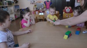Занятие по конструированию "Мостик для машин" (группа 7 - дети 2-3 лет)
