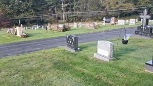 США. Гластонбери. Прогулка по кладбищу.