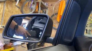 Снимаем кожух бокового зеркала MERCEDES BENZ