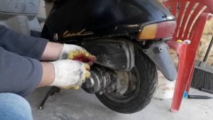 глохнет при газе honda lead af 20