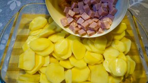 Рецепт из картошки с колбасой