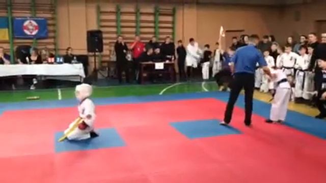 Савченко Глеб (сиро)категория 8-9 Г.Ровно Чемпионат Ровенской области 1/4 смотреть онлайн