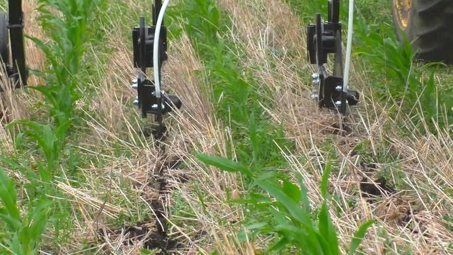 Внесение аппликатором BLU-JET КАС 32. Работа по стерне. смотреть онлайн