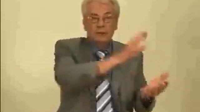 Алан Чумак заряжает воду, мази и крэмы)))