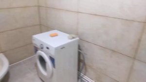 Имитация плитки из гипсовой штукатурки в ванной комнате.