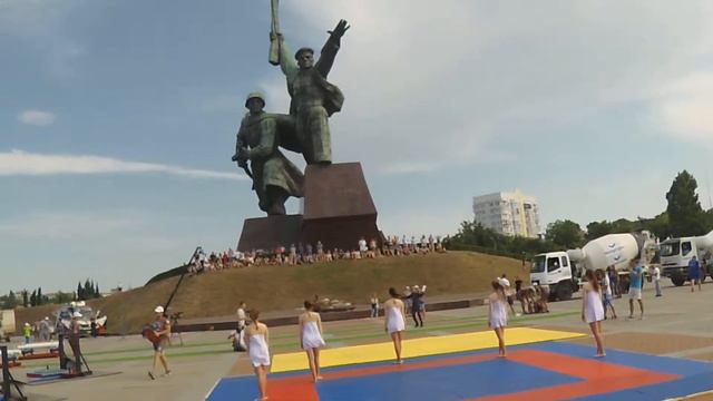 поёт Михаил Кокляев!)))