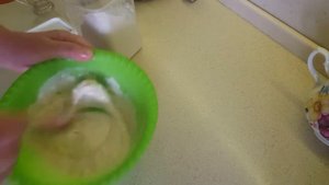 Филе рыбное замаринованое в соевом соусе и обжаренные а кляре на минеральной воде.