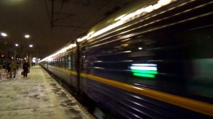 Электровоз ЭП2К-209 с двухэтажным и туристический поездом №160 "Москва - Петрозаводск/Рускеала"