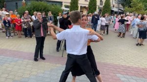 Шикарный танец под песню - ЭХО ЛЮБВИ!!!