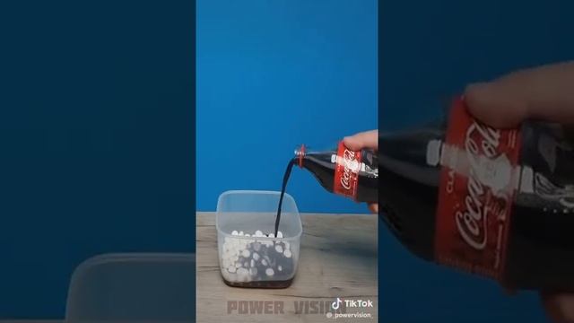 Кола+ментос+сода и фери = пена смотреть онлайн