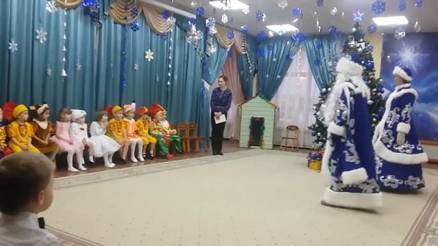 Новогодний утренник в детском саду "Солнышко" г. Лобня смотреть онлайн