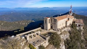 Святилище Mare de Déu del Mont, Каталония. 25 декабря 2022.