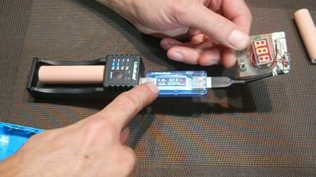 Китайский повербанк USB 5V 2A 18650 Power Bank смотреть онлайн