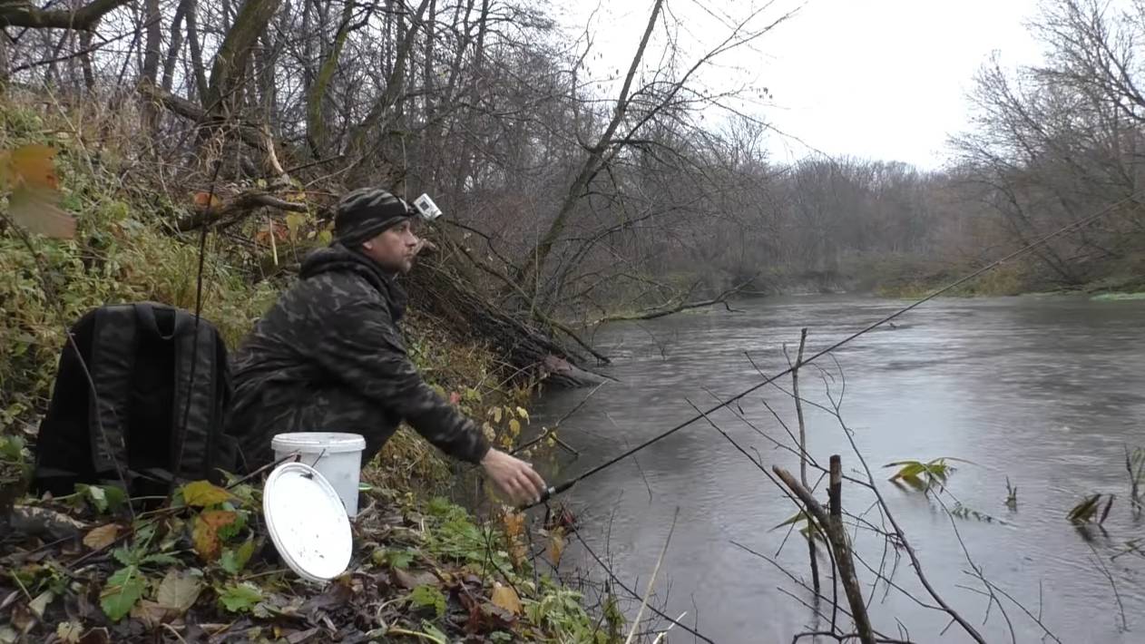Рыбалка на донку(фидер) в ноябре на быстрой реке. смотреть онлайн