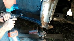 RENAULT Master. Замена переднего порога.