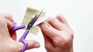 Как наточить ножницы самой в домашних условиях за 1 минуту! DIY наточить ножницы легко!
