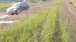 Mercedes Benz W163 OffRoad ML 320 4x4 in mud