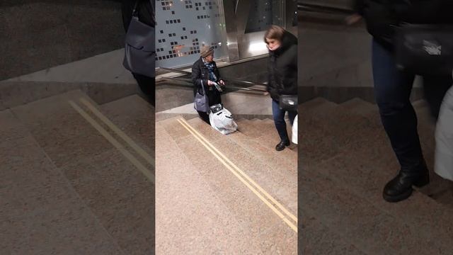 Граждане СНГ на незаконной торговле в метро
