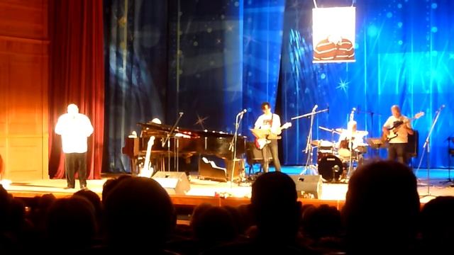 Симон Левин - Не забывайте друзей смотреть онлайн