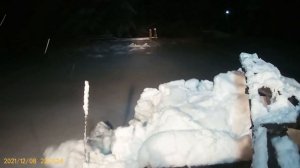 газ 66 чистит снег как бульдозер!