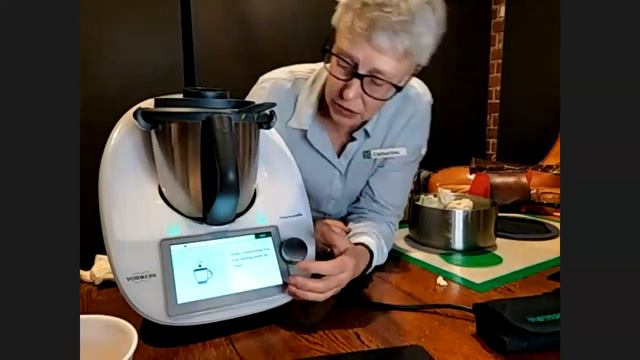 Spring Picnics with the Marvels 22-10-21 смотреть онлайн