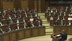 В парламенте Армении идет голосование по кандидатуре премьер-министра