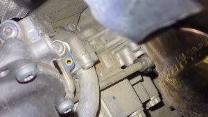 Где номер мотора двс DCB