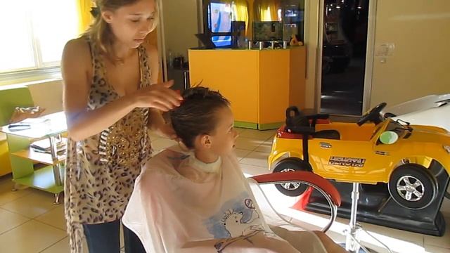 ДЕТСКАЯ ПАРИКМАХЕРСКАЯ (Черкассы, ТЦ Пластилин) смотреть онлайн