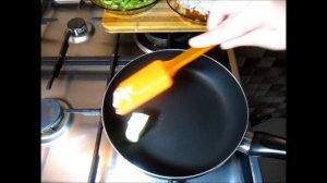 Стручковый горошек в томатном соусе. Green peas in tomato sauce. მწვანე ბარდა ტომატის სოუსში.