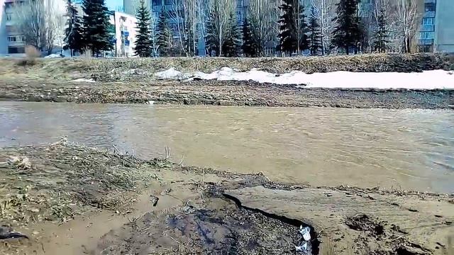 г. Стерлитамак. Река Стерля. Апрель 2019 г. смотреть онлайн