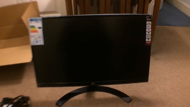 LG 24UD58 24 inch UHD 4K Monitor - Silent unboxing video смотреть онлайн